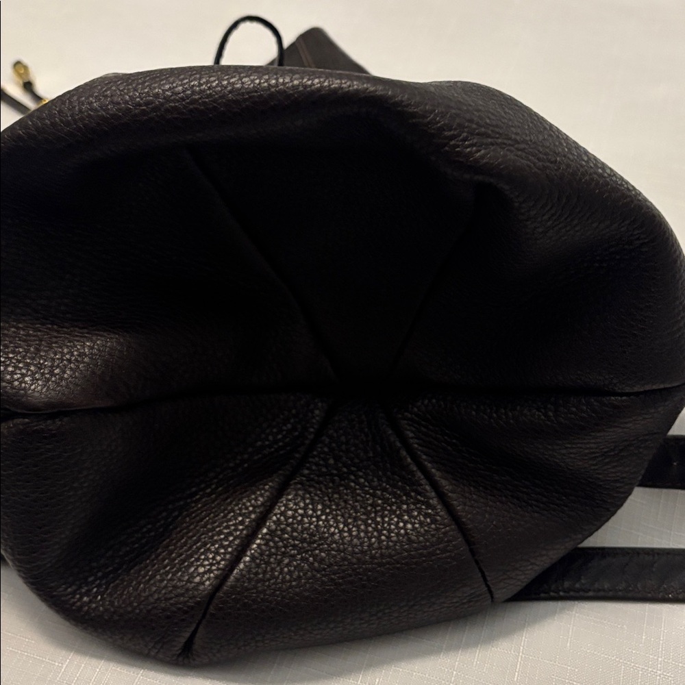 VTG HCL Dark brown 100% pebbled leather bucket crossbody bag gold accents Euro - Picture 10 of 14